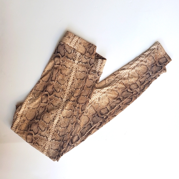 LA LUXE Snakeprint Python Leggings Like NEW! Sz Med - Picture 13 of 13